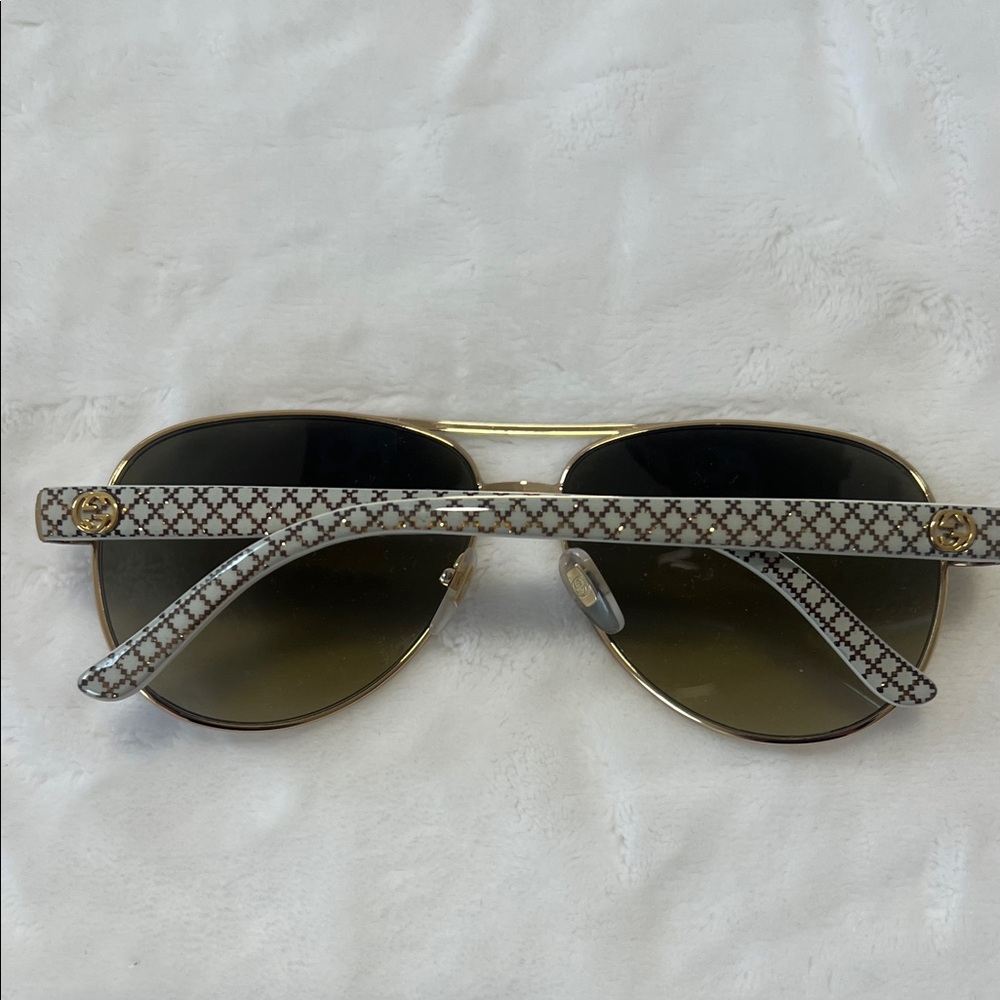 Gucci White and Gold Aviator Sunglasses - Picture 6 of 9